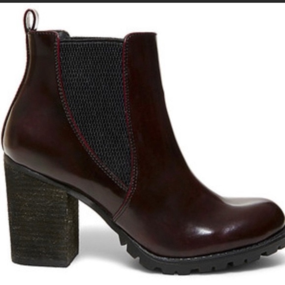 [STEVE MADDEN] Lyon Block Heel Booties